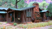 PICTURES/Mt Carmel Highway & Lodging/t_Cabin1.JPG